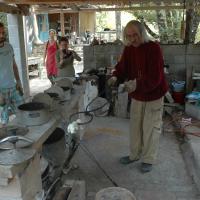 Sortie des pièces . Stage poterie en Ardèche