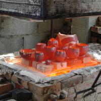 Cuisson raku . Stage poterie en Ardèche